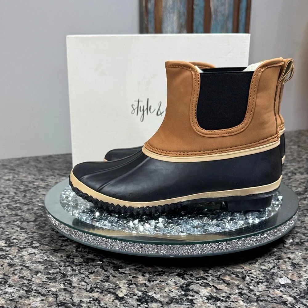 Style & Co. Tan and Black Ankle Boots NWT 8